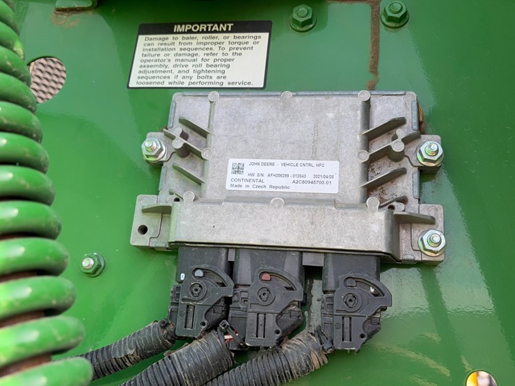 2021-john-deere-560r-image-22