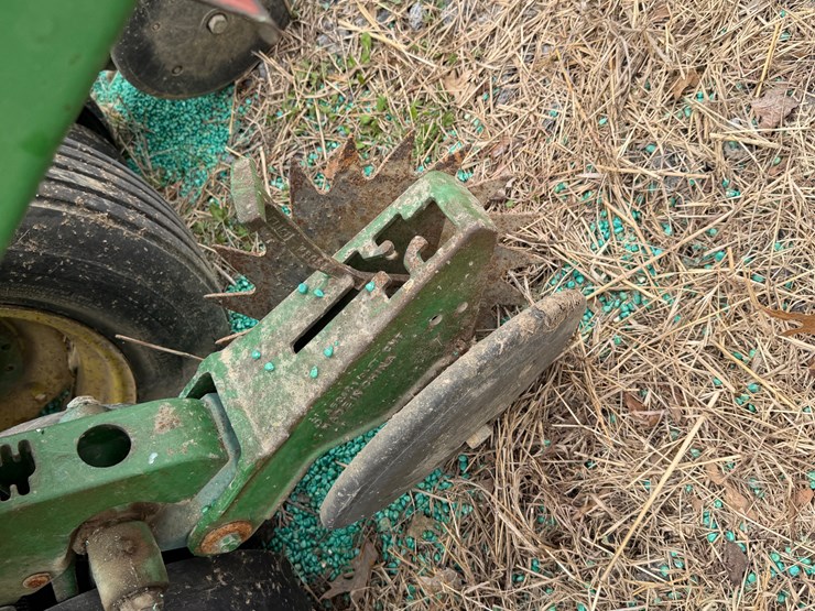 john-deere-12-image-46