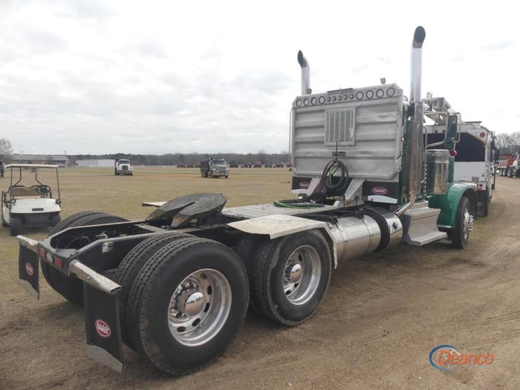 2019-peterbilt-389-image-2