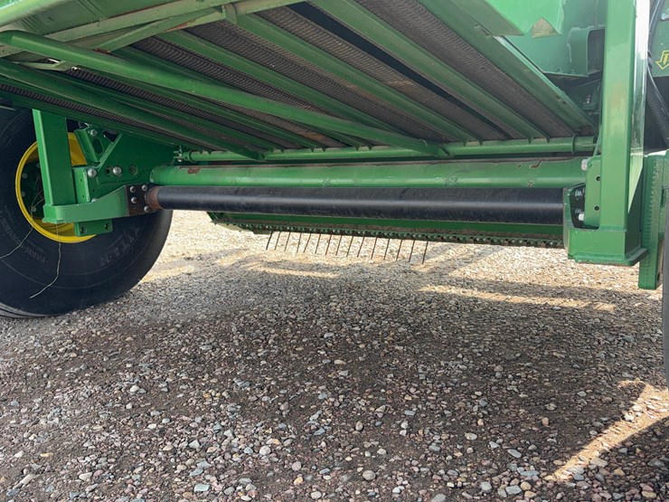 2021-john-deere-560r-image-18