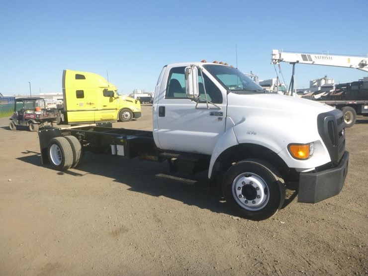2012-ford-f650-image-2