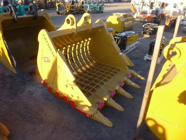 caterpillar-320-image-2