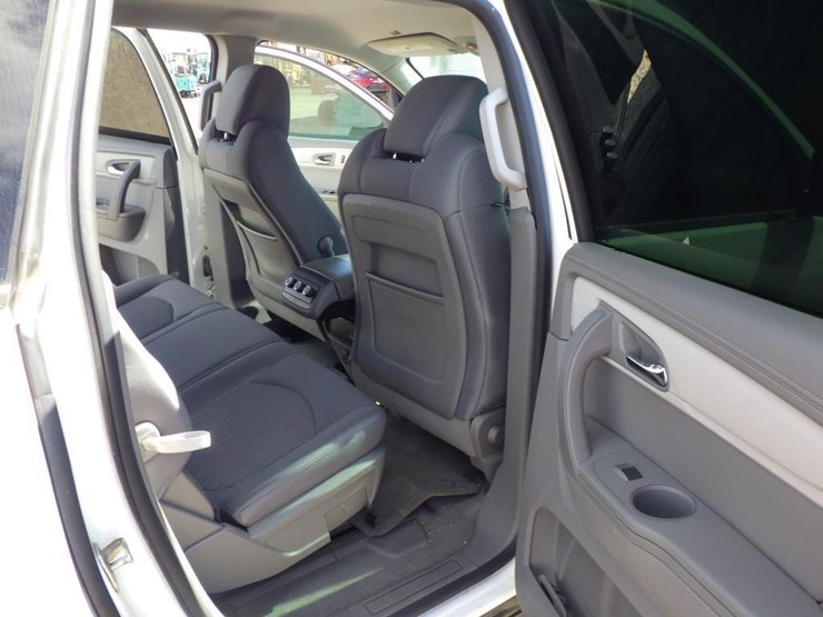 2014-chevrolet-traverse-image-8