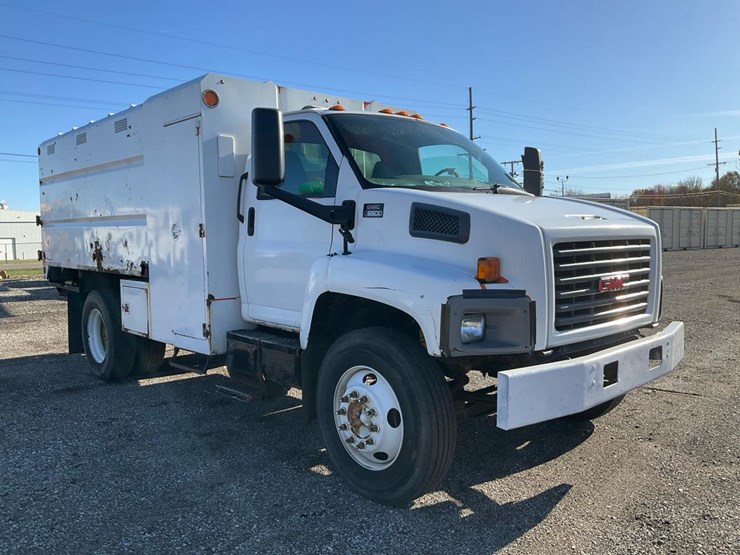 2004-gmc-topkick-image-7