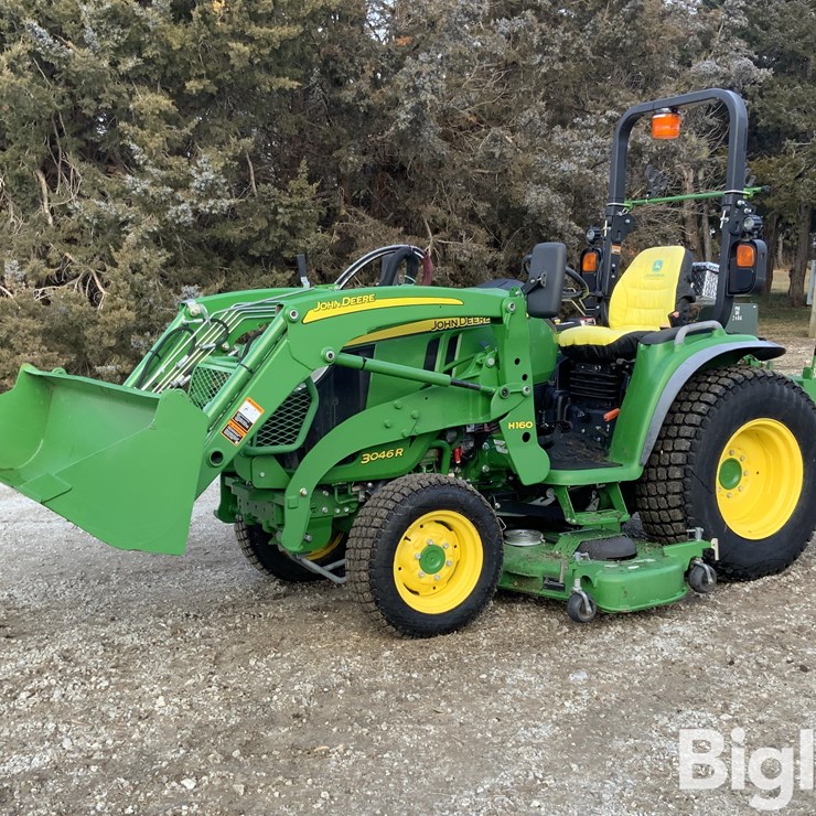 2015 JOHN DEERE 3046R