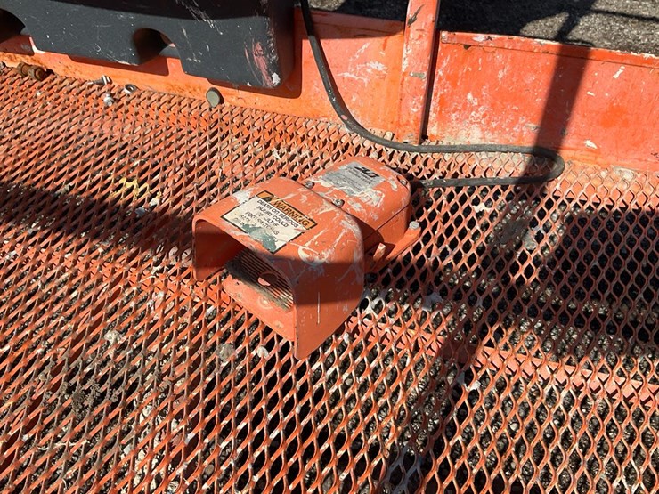 2004-jlg-600s-image-13