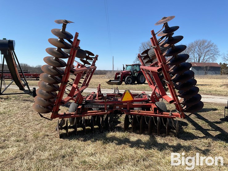 case-ih-3950-image-6