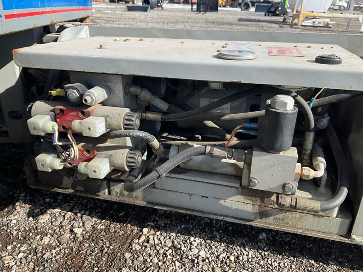 2006-skyjack-sjiii4632-image-19