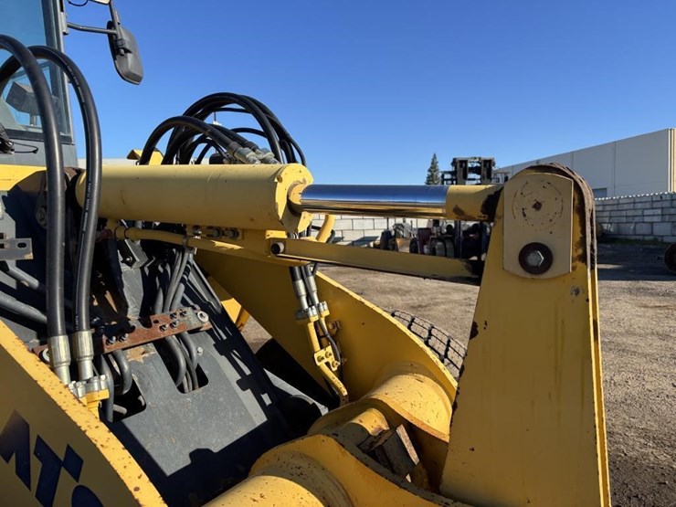 2007-komatsu-wa200-5-image-15