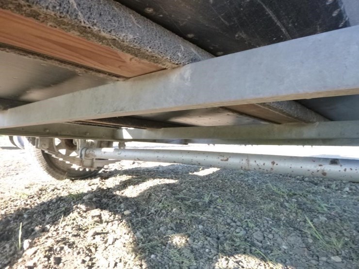 2001-unknown-trailer-image-35