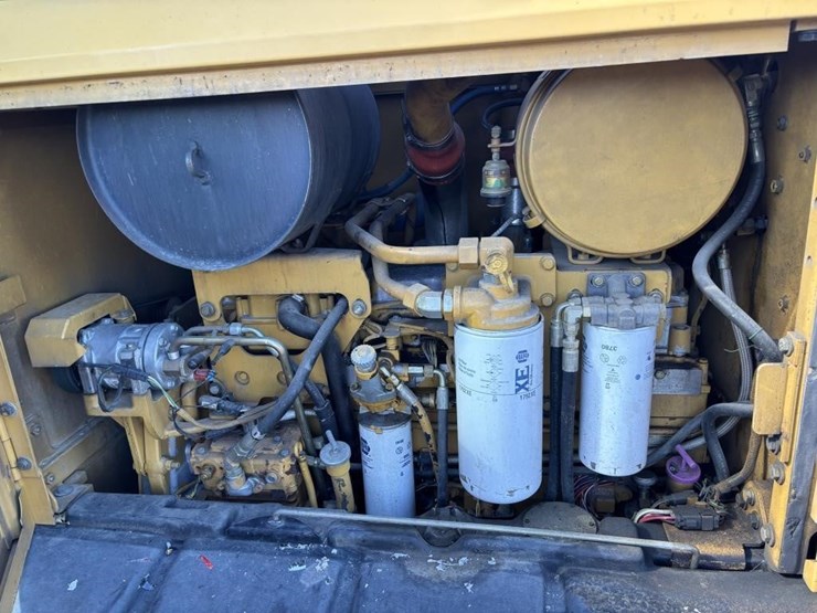 caterpillar-143h-image-56