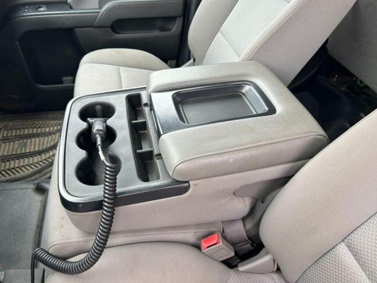 2018-chevrolet-silverado-2500hd-image-21