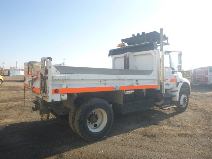 2005-international-durastar-4400-image-3