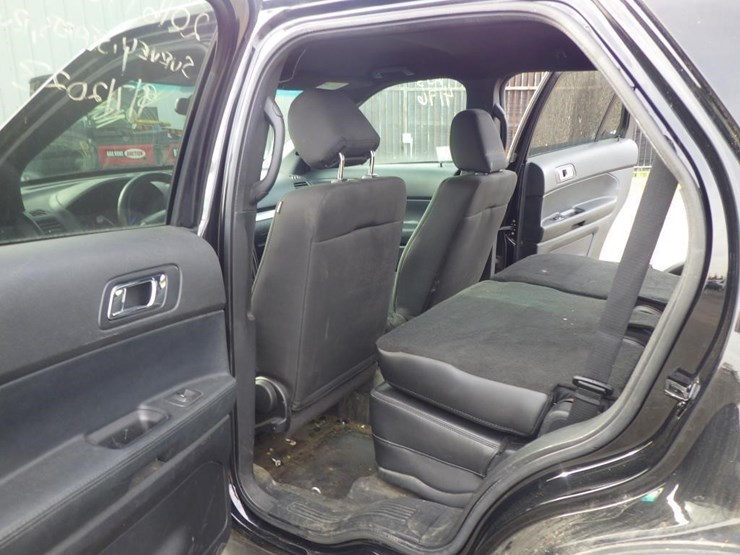 2016-ford-explorer-image-7