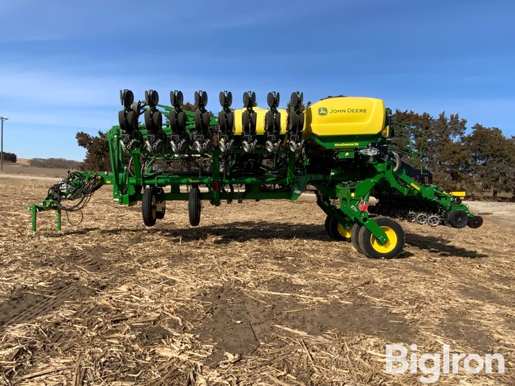 2023-john-deere-1795-image-8