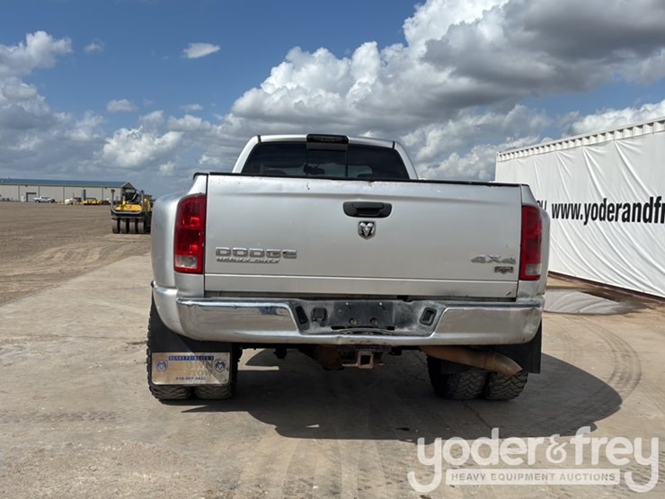 2004-dodge-ram-3500-image-4