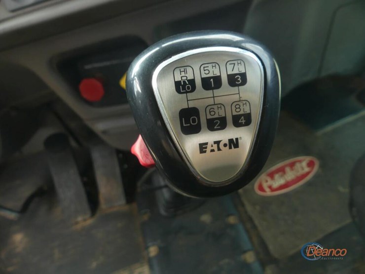 2020-peterbilt-389-image-18