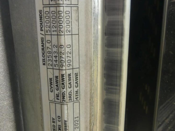 2022-peterbilt-389-image-21