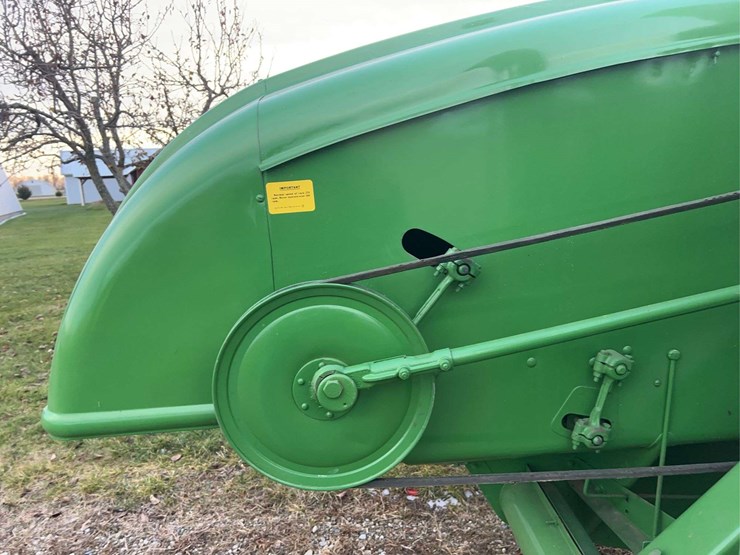 john-deere-no.-12a-pull-type-combine-image-41