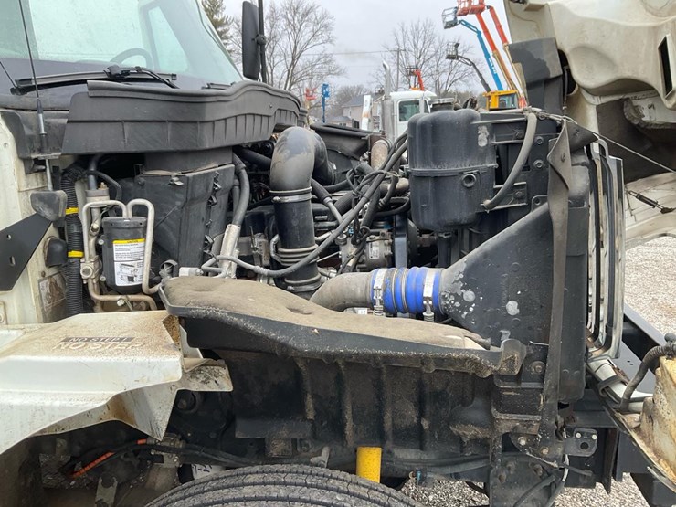 2014-international-7300-image-121