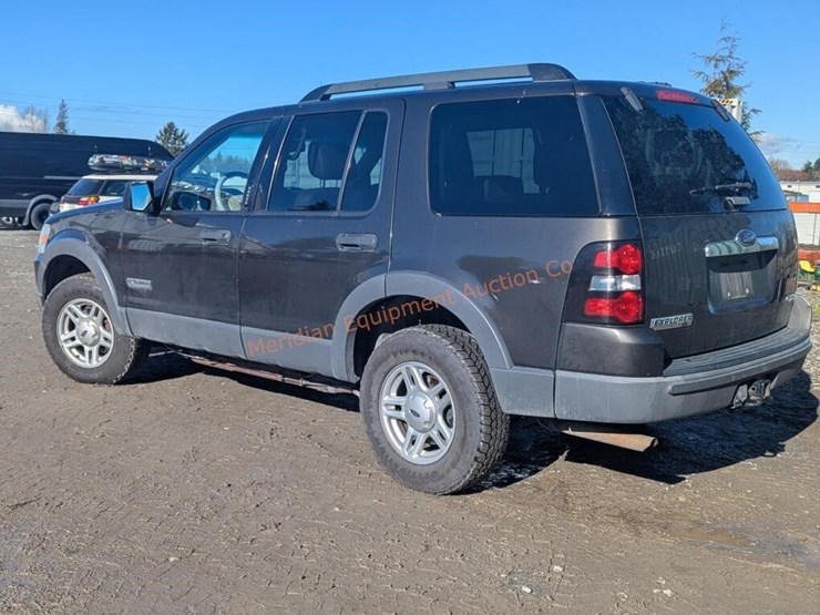 2006-ford-explorer-xlt-image-3