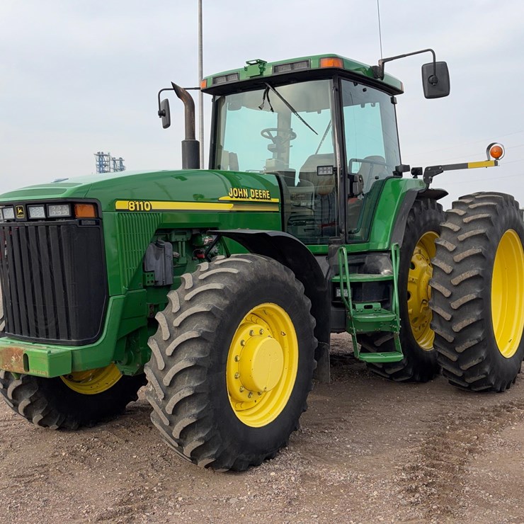 JOHN DEERE 8110