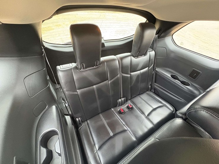 2017-nissan-pathfinder-image-21