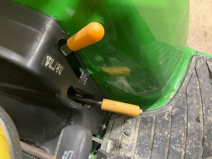 2010-john-deere-3520-image-55