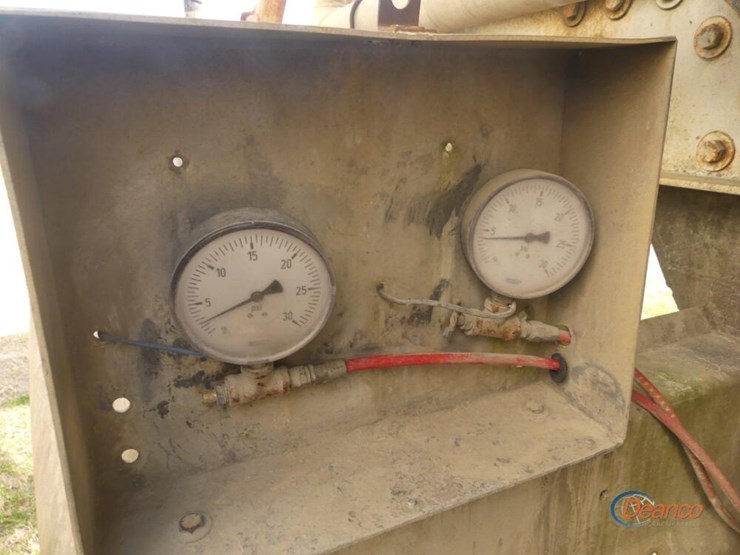 1988-j-&-l-pneumatic-dry-bulk-trailer,-s/n-1j9p4at28j2001073:-t/a,-model-100tl,-3-pod,-alum.,-1040-cu-ft-cap.-image-7