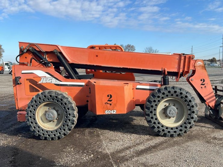 #1200-•-2011-jlg-6042-telehandler-image-6