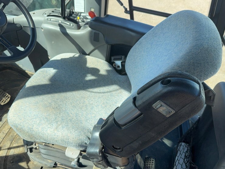 2007-new-holland-tv145-image-25