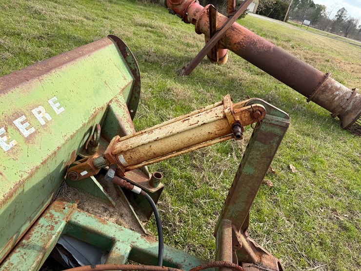 john-deere-8-image-12