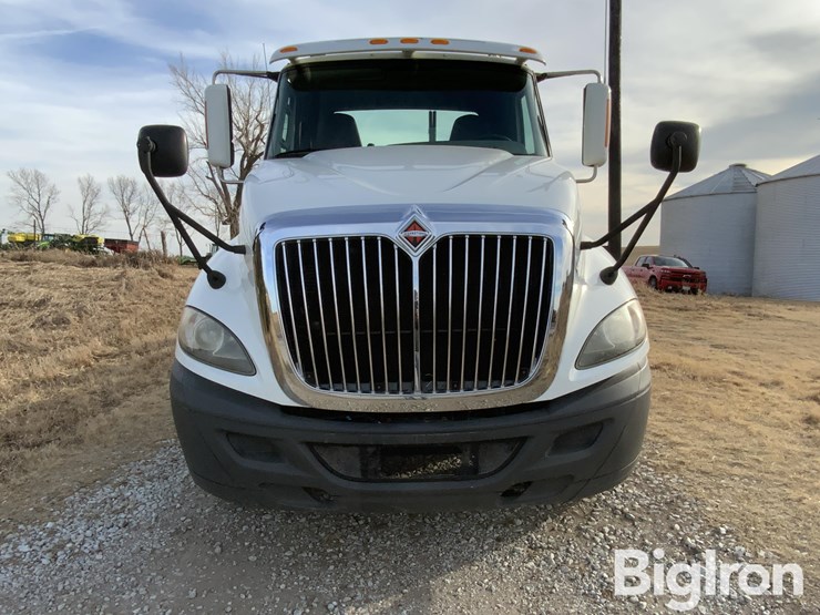 2016-international-prostar-image-2