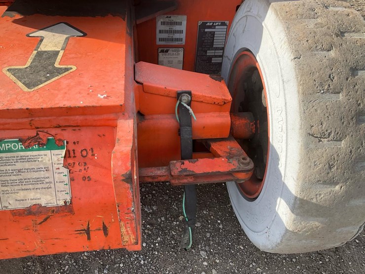 2000-jlg-e300ajp-image-35