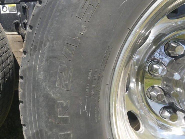 2022-peterbilt-389-image-5