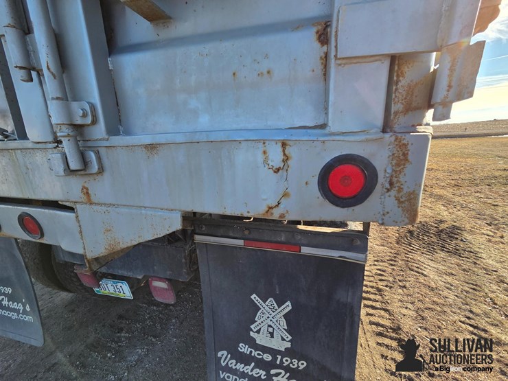 1994-international-8100-image-13