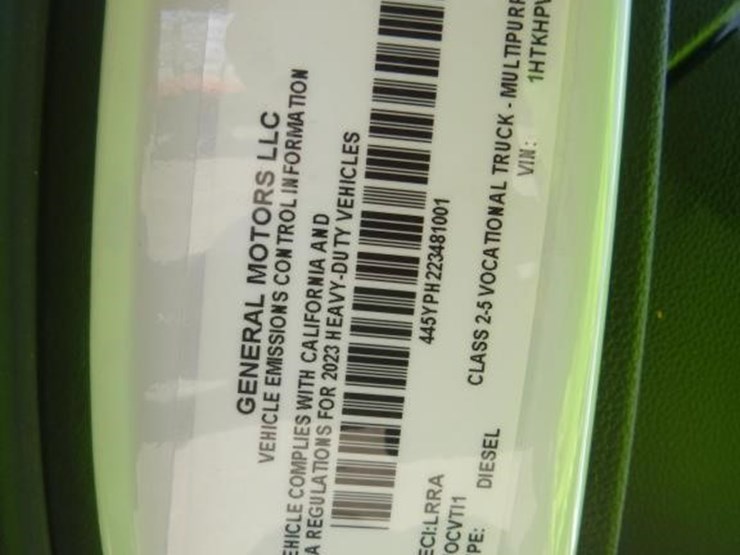 2023-chevrolet-silverado-5500hd-image-26