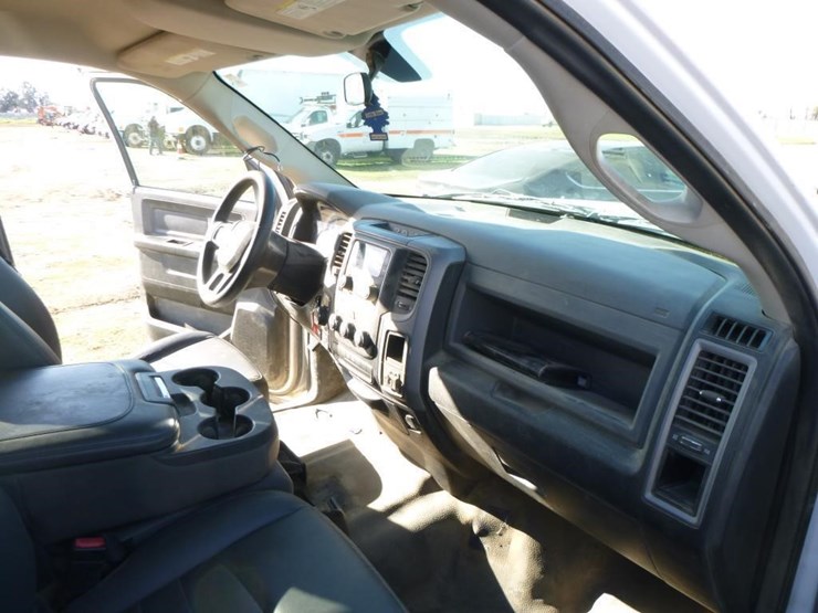 2014-dodge-1500-image-23