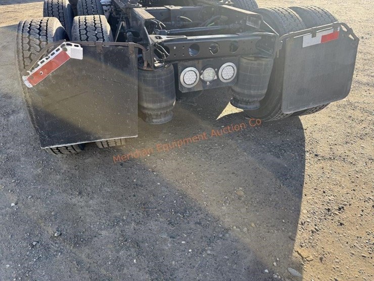 2017-international-prostar-image-5