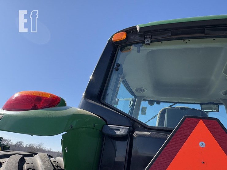 2011-john-deere-7130-image-16