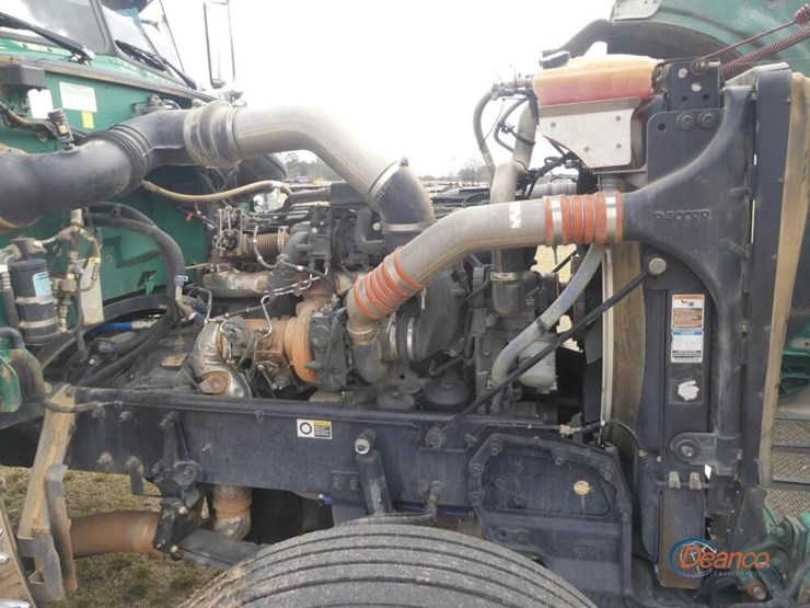 2019-peterbilt-389-image-11