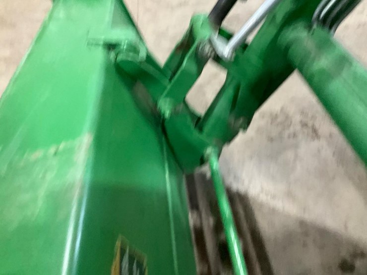 2010-john-deere-3520-image-12