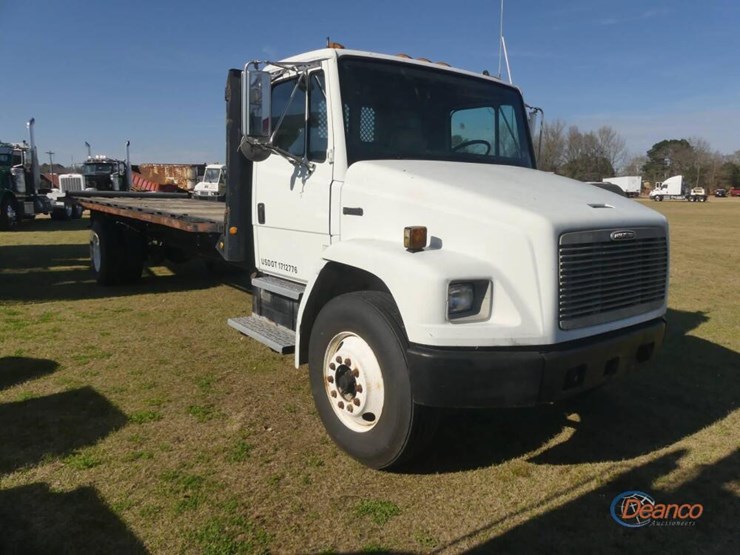 1999-freightliner-fl70-image-1