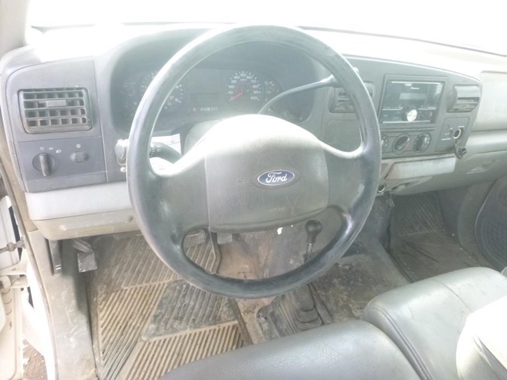 2005-ford-f450-image-13