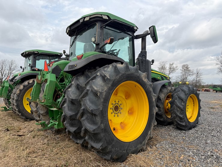 2023-john-deere-8r-310-image-3