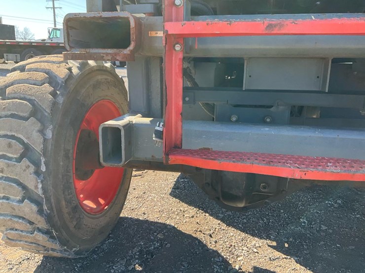 2015-skyjack-sj7135rt-image-50