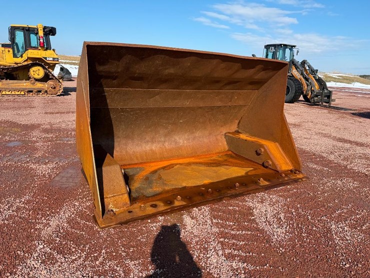 caterpillar-120-image-2