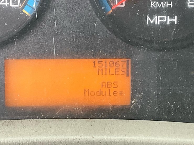 2014-international-7300-image-136