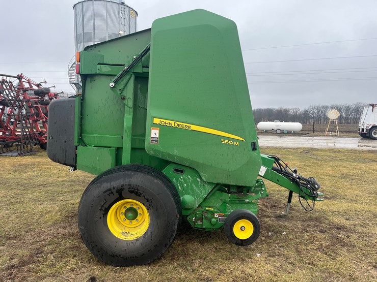 john-deere-560m-image-8