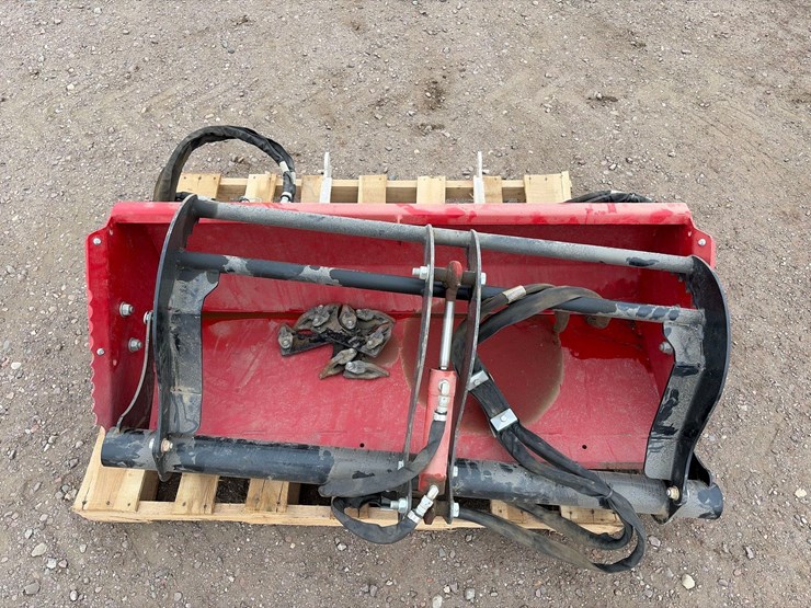 ventrac-bucket-with-grapple-image-8